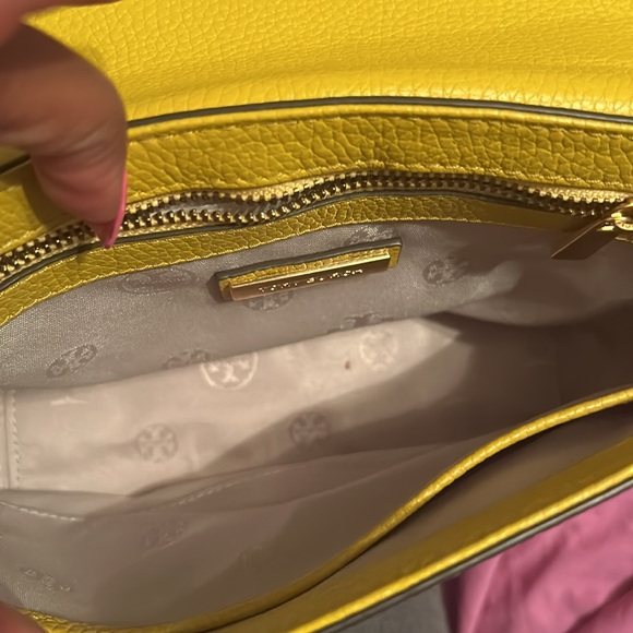 Tory Burch handbag. Almost new. - Picture 3 of 4